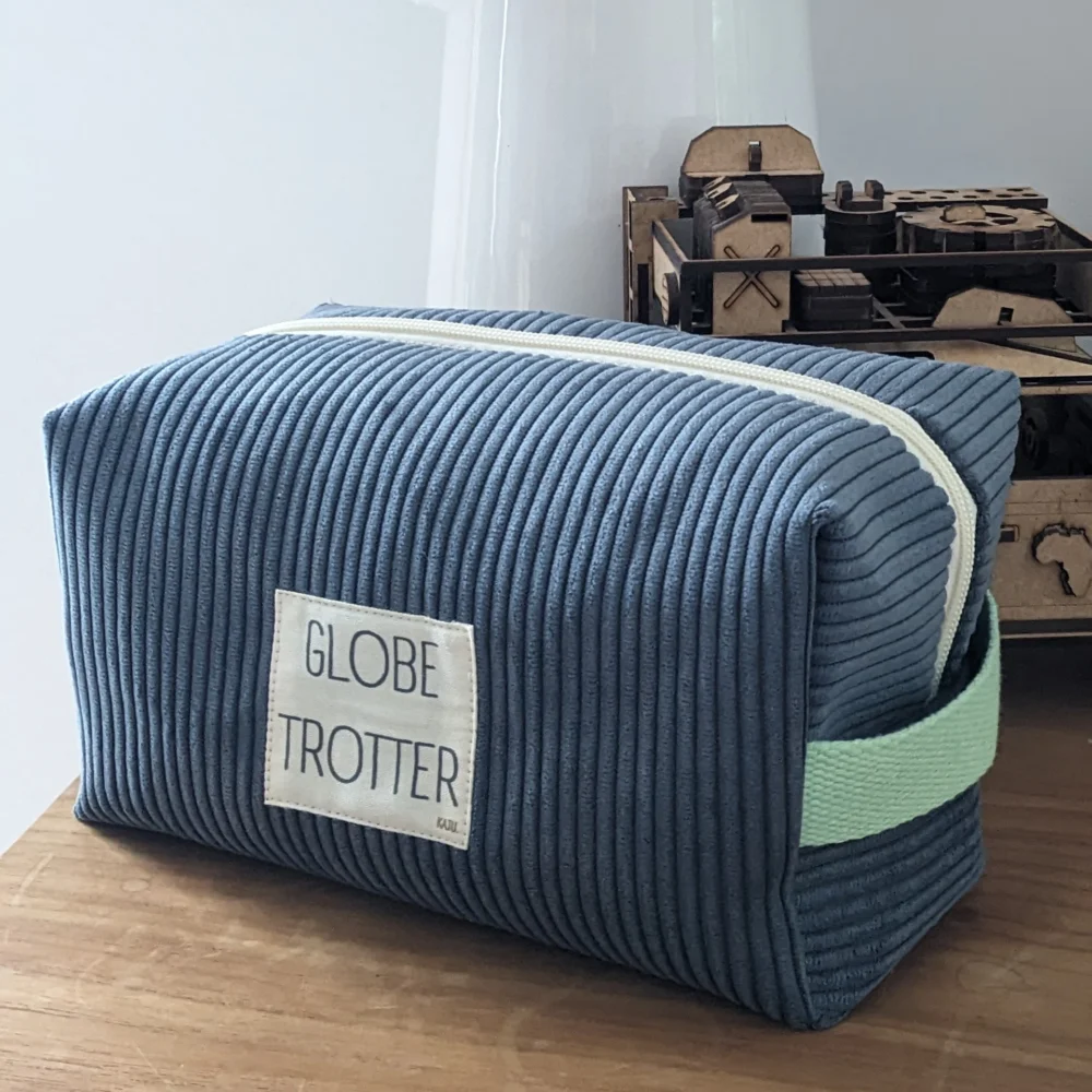 Trousse de toilette velours côtelé bleu marine
