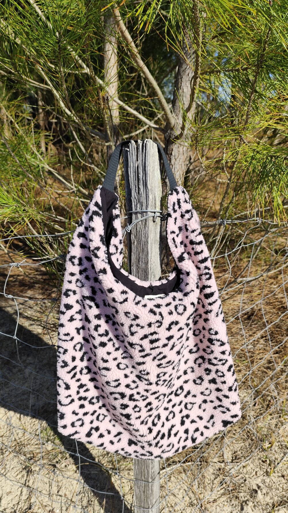 Sac sherpa fourre-tout léopard rose clair